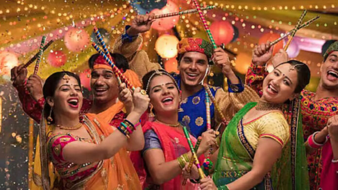 सिर्फ डांस नहीं, मां अंबे की आराधना है गरबा, जानें मटके और तालियों के पीछे का रहस्य
