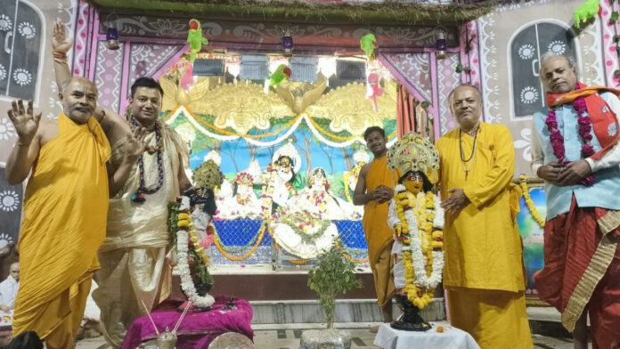 541 वर्ष पुराने ठाकुर गौरांग महाप्रभु पहुंचे वृंदावन