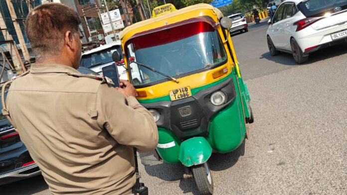गौतमबुद्धनगर में यातायात पुलिस का अभियान, 5005 ई-चालान; 13 वाहन सीज