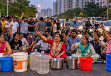 गुरुग्राम में बिजली संकट से हाहाकार, पानी के लिए तरसे परिवार; सड़क पर उतरे लोग