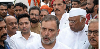 ‘300 सांसद शांतिपूर्ण विरोध करना चाहते हैं’ CEC के खिलाफ प्रदर्शन के तीसरे दिन बोले राहुल गांधी