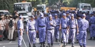 दिल्ली के जंतर-मंतर पर फिर शक्ति प्रदर्शन, बसों में भरकर पहुंचे जवान, CEC के खिलाफ आज हुंकार