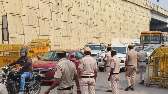 CJP प्रदर्शन के बीच बॉर्डर पर हाई अलर्ट, दिल्ली-UP सीमा पर खाकी का सख्त पहरा, चप्पे-चप्पे पर निगरानी