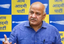 आप नेताओं और कार्यकर्ताओं ने "वोट चोर, कुर्सी छोड़" के नारे लगाए, सीईसी ज्ञानेश कुमार के इस्तीफे की मांग की
