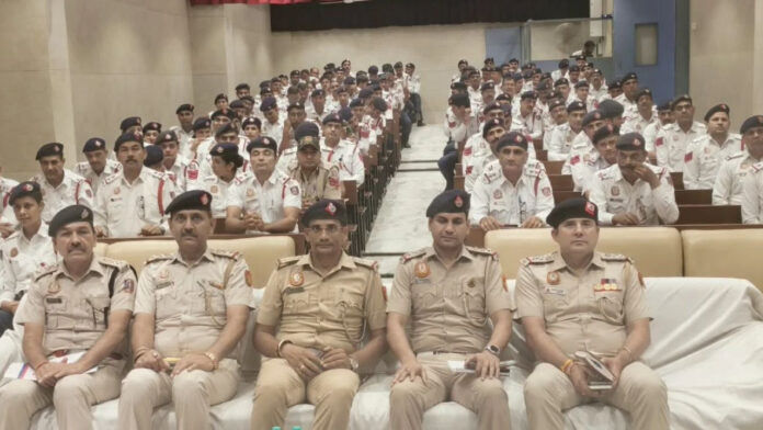 वर्दी का संदेश, बच्चों के नाम सड़क सुरक्षा से बनेगा सुरक्षित हिंदुस्तान