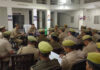 मुजफ्फरनगर: खालापार थाने में देर रात पुलिस अधिकारियों की बैठक, अपराधियों पर शिकंजा कसने और गश्त बढ़ाने के निर्देश