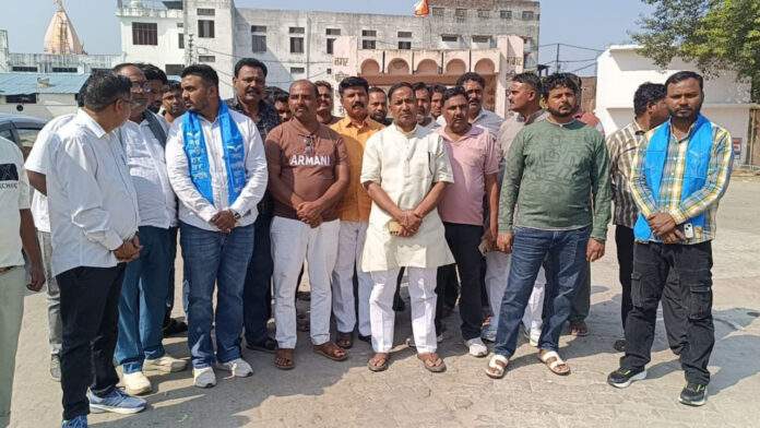 मुजफ्फरनगर में माइक विवाद पर वाल्मीकि समाज नाराज: मंत्री कपिल देव अग्रवाल के साथ कथित खींचतान पर सपा नेता राकेश शर्मा की निंदा