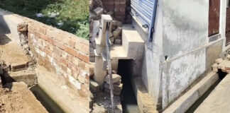 मुजफ्फरनगर में सड़क नाली निर्माण में घोर लापरवाही: सुंदर नगर में कहीं ऊंची तो कहीं नीची बना दी गई नालियां, जलभराव से परेशान लोग