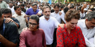 नेहा बोरा को राहुल-प्रियंका के साथ देख भड़का NSUI, व्हाट्सएप ग्रुप का नाम रखा ‘वी द छोटू