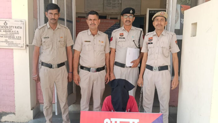 थाना शहर रतिया की कार्रवाई, घरों से पांच मोबाइल फोन चोरी करने के मामले में आरोपी काबू
