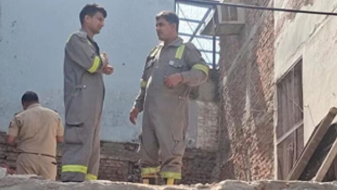 दादरी में भरभराकर गिरी मकान की छत, एक मजदूर की मौत, दूसरे का अस्पताल में इलाज जारी