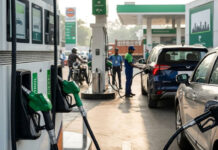 Petrol Diesel Price Today: पेट्रोल-डीजल के दाम में बड़ा अपडेट, दिल्ली-मुंबई समेत इन शहरों में आज का रेट जानें