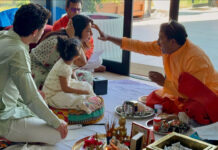 विदेश में भी प्रियंका चोपड़ा ने निभाई परंपरा, पति निक और बेटी मालती संग की दशहरा पूजा