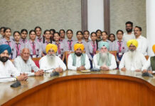 पंजाब विधानसभा ने विद्यार्थियों के लिए खोले द्वार; मुख्यमंत्री भगवंत सिंह मान ने उन्हें बड़े सपने देखने के लिए किया प्रेरित