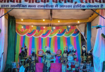 हनुमान का लंका में पहुंचकर अशोक वाटिका को उजाड़ना और लंका में आग लगाने का दृश्य मंचन किया गया