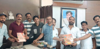 शक्ति नाटक क्लब रतिया की भव्य रामलीला, विन्नी वधवा एवं अंशु वधवा को सौंपा निमंत्रण पत्र